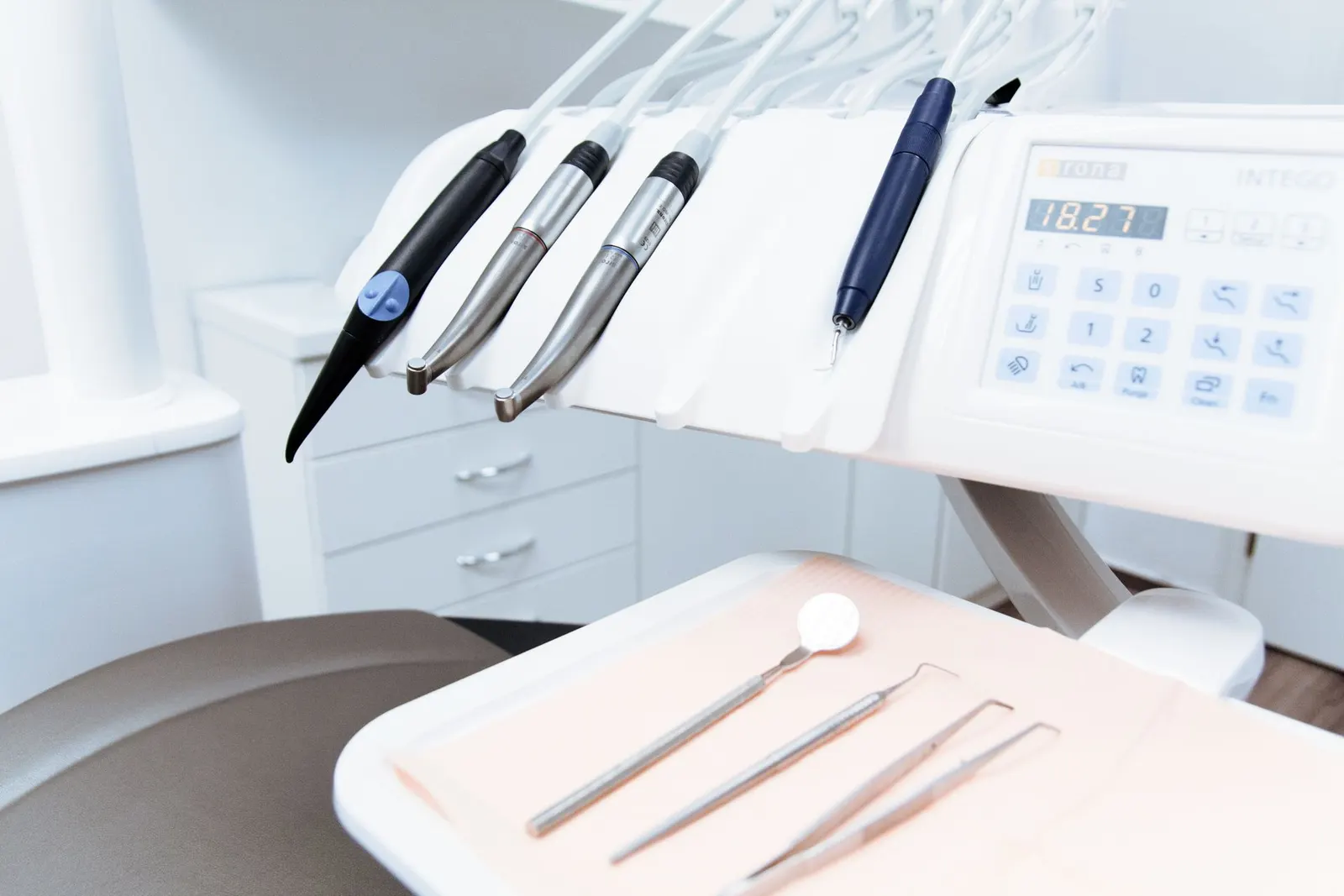 Instrumental dental preparado en el gabinete