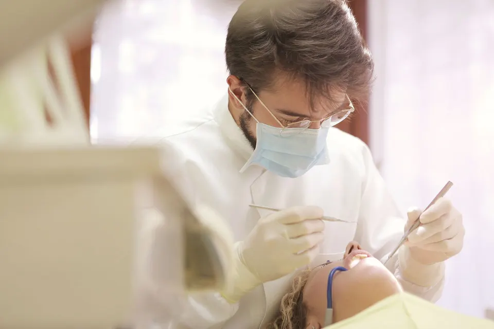 Dr. Nicolás Prado, ortodoncia y estética dental
