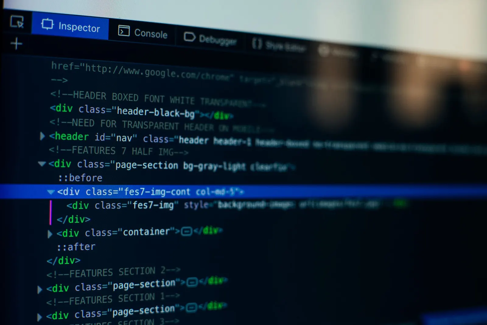 Código HTML de una web corporativa desarrollada en WordPress